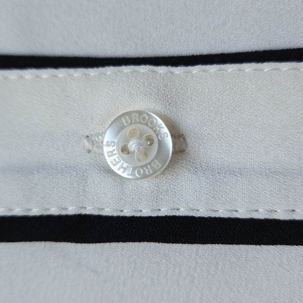 Brooks Brothers sleeveless cream / off-white top with black piping, 8 - Picture 4 of 7